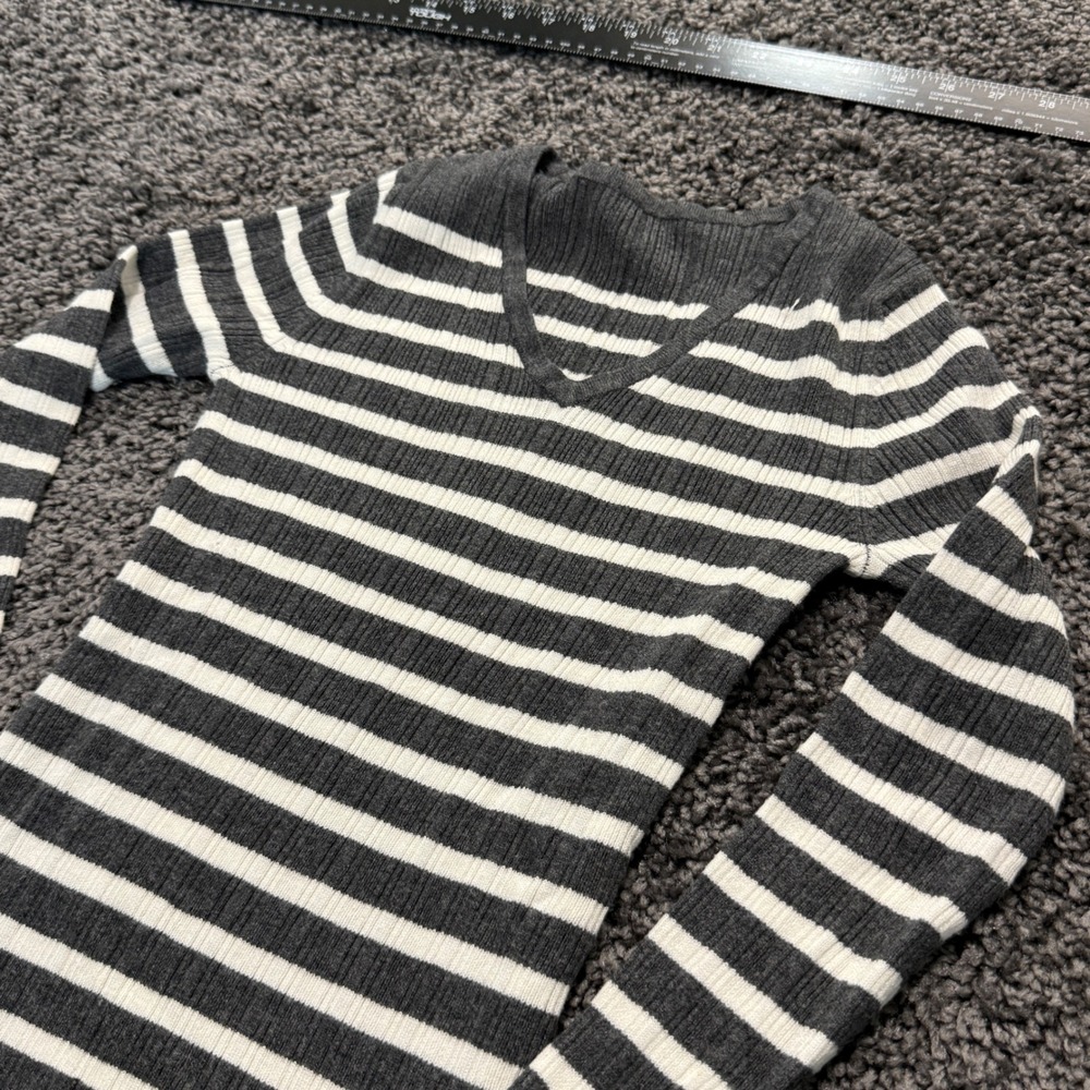 Classic Unbranded Ribbed V-Neck Sweater Women Grey White Striped Excellent S